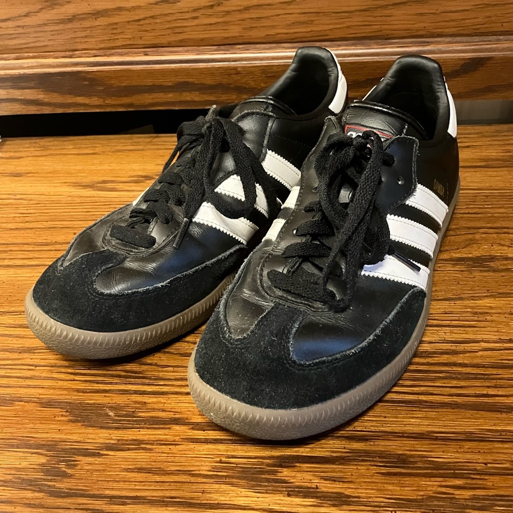 Adidas Sambas — classic black and white size 9 women’s